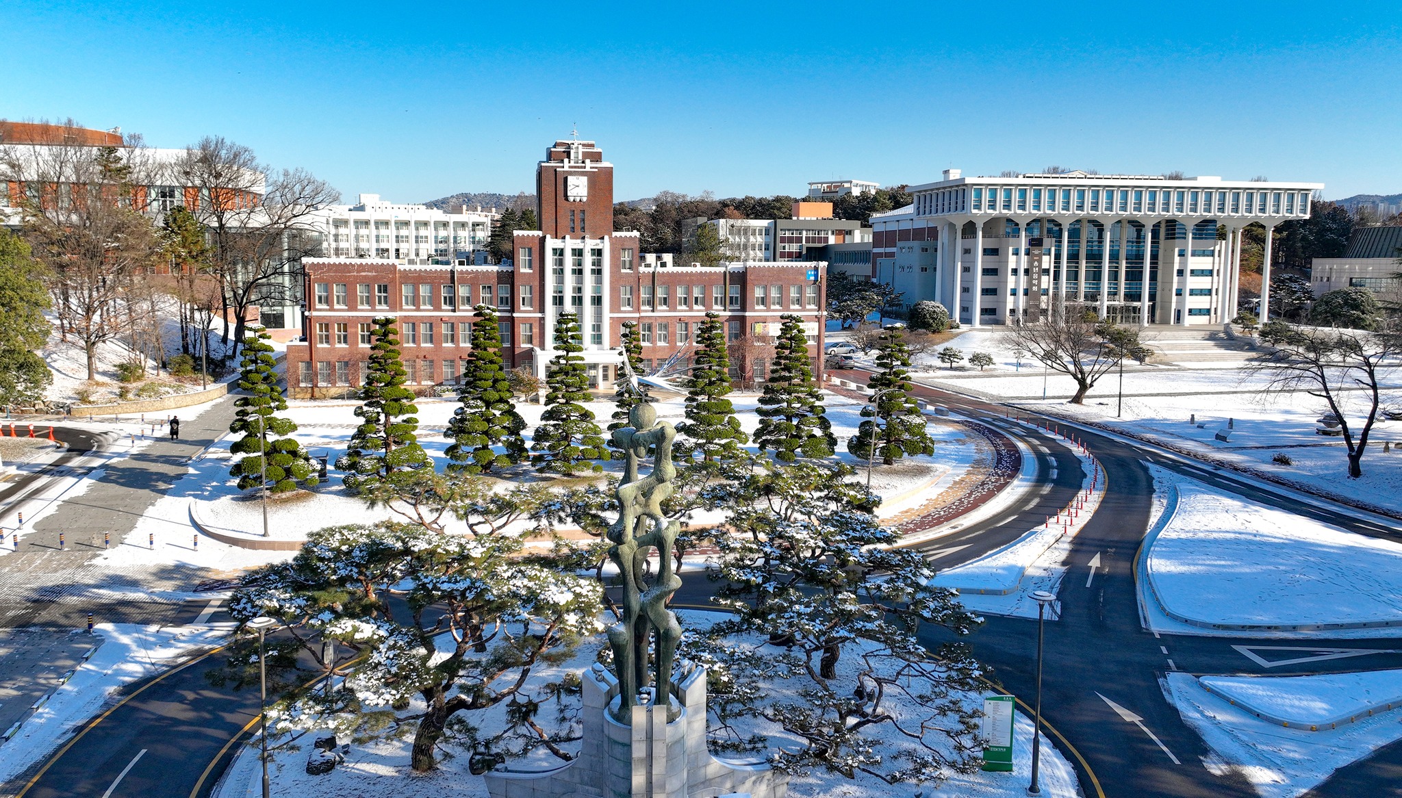 News and Notices 배경