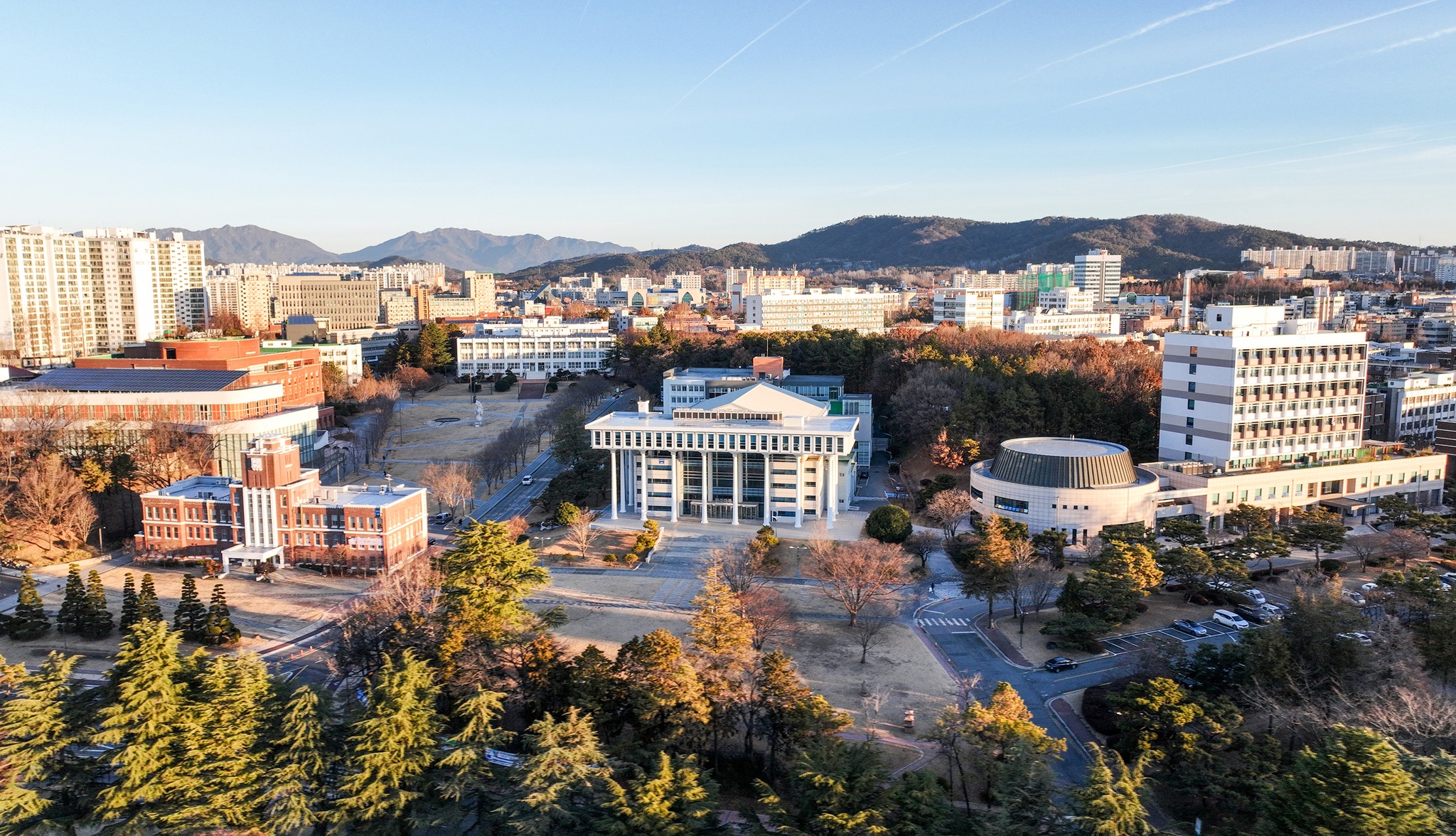 Publications 페이지 배경